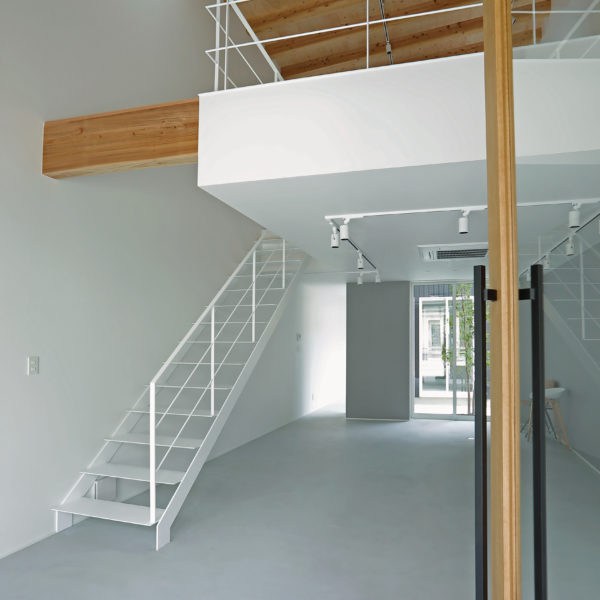 移転と実店舗について